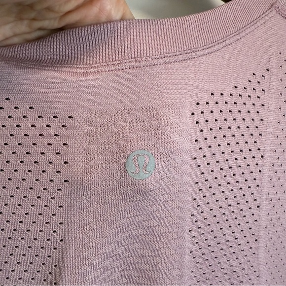 LULULEMON 8 Breeze By Short Sleeve Fusion Pink Mauve Women’s 8 Vented Mesh - Picture 9 of 9